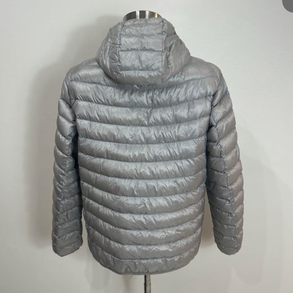 Uniqlo Ultra Light Down jacket size small silver